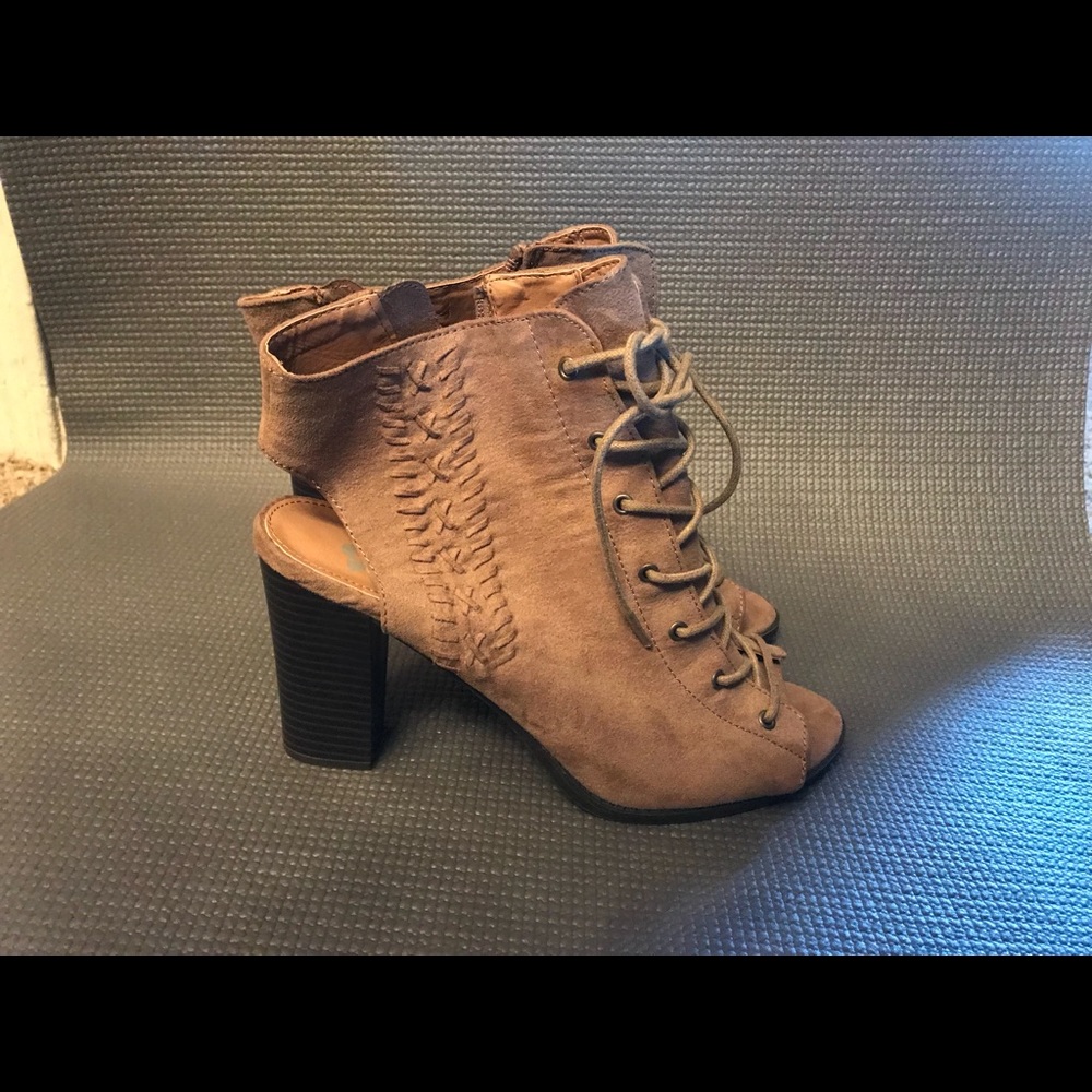 High heels - Picture 2 of 2